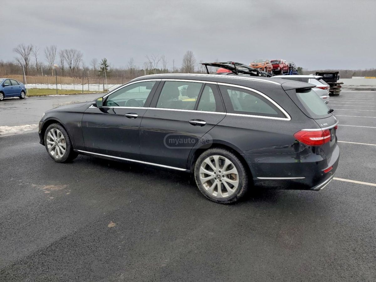 Mercedes-Benz E 400 2018 — photo 2