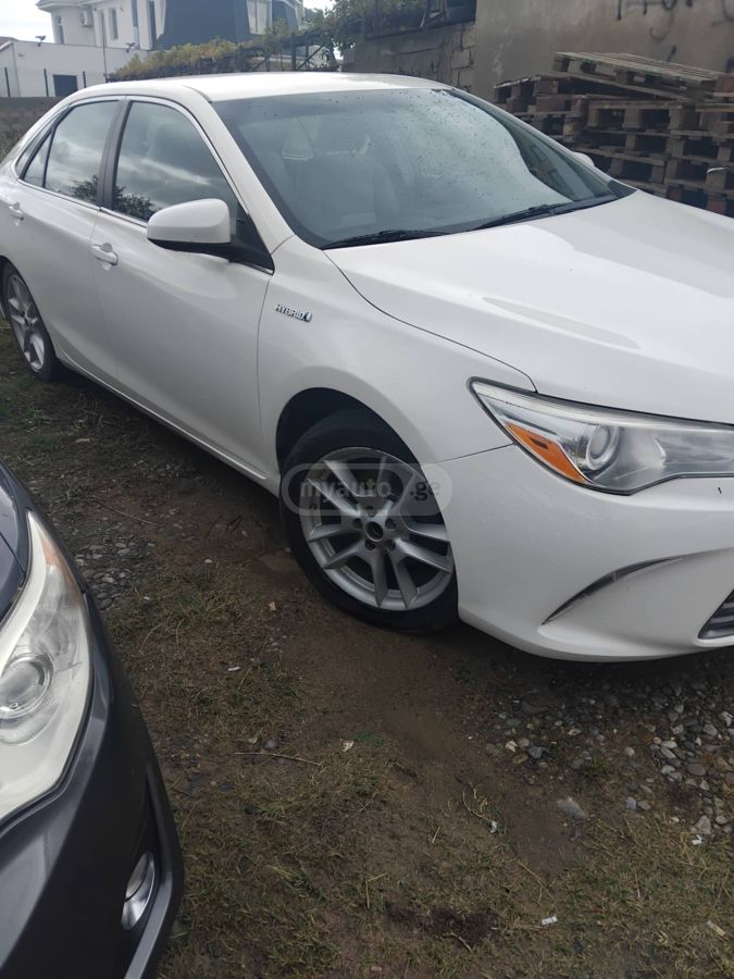 Toyota Camry 2015 — photo 2