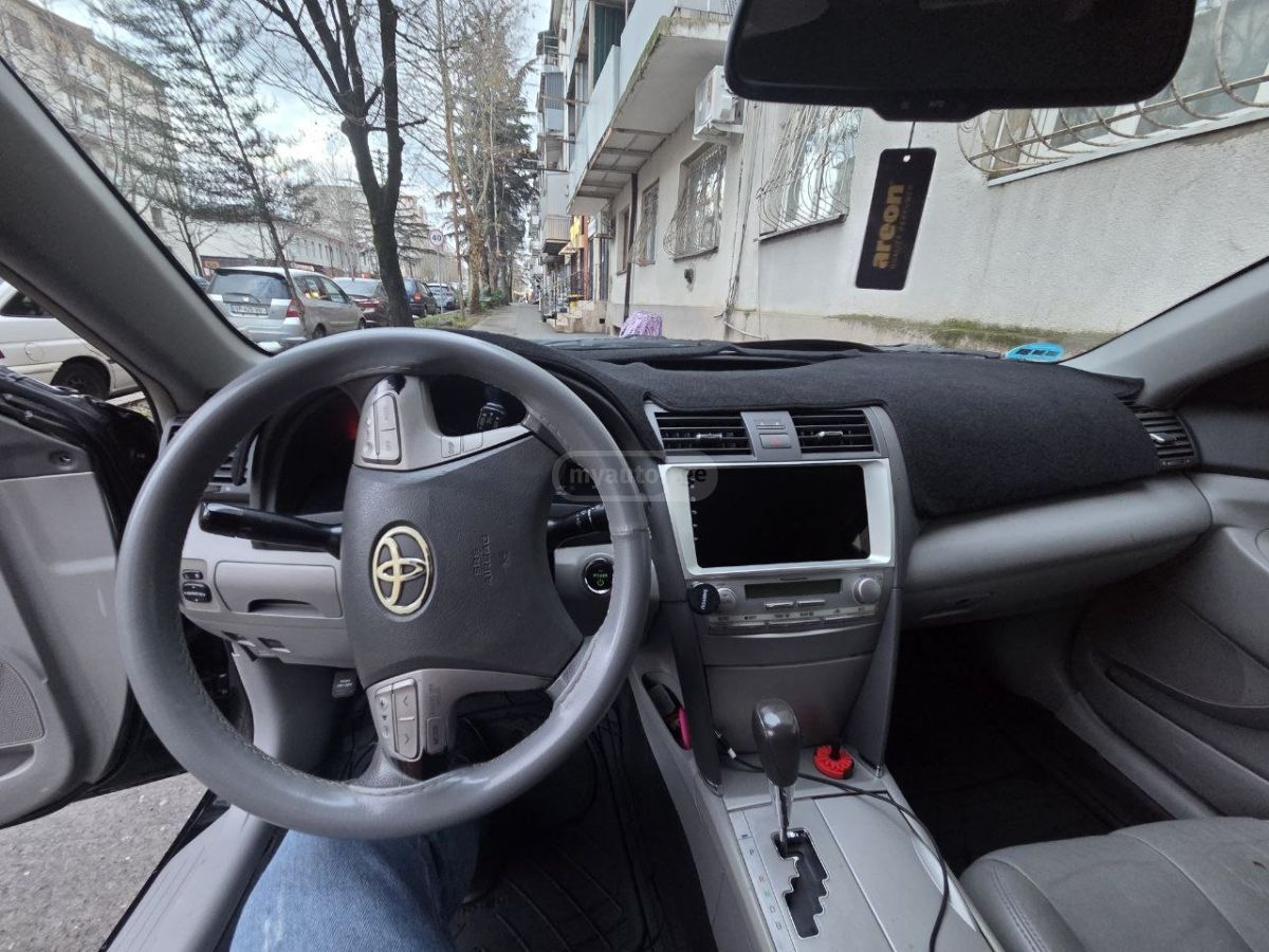 Toyota Camry 2009 — photo 2