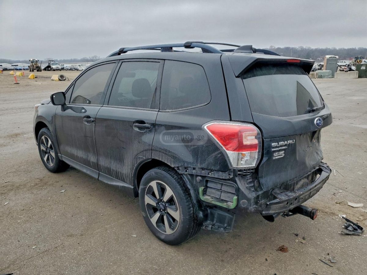Subaru Forester 2017 — photo 2