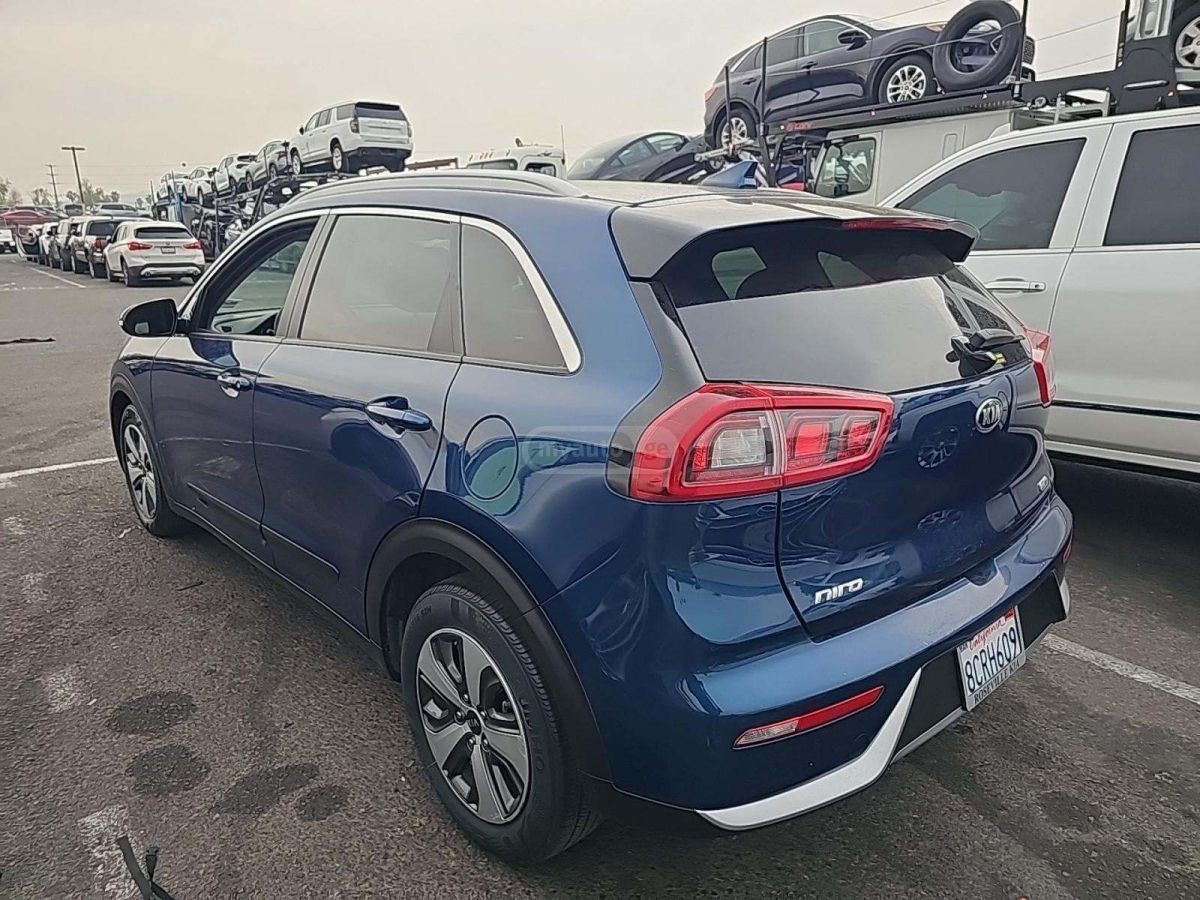 Kia Niro 2018 — photo 2