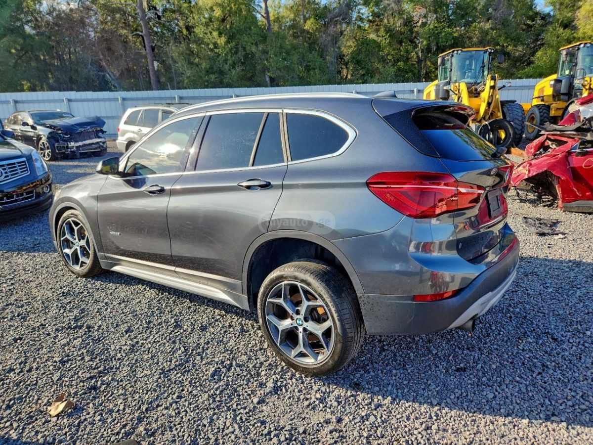 BMW X1 2018 — photo 2
