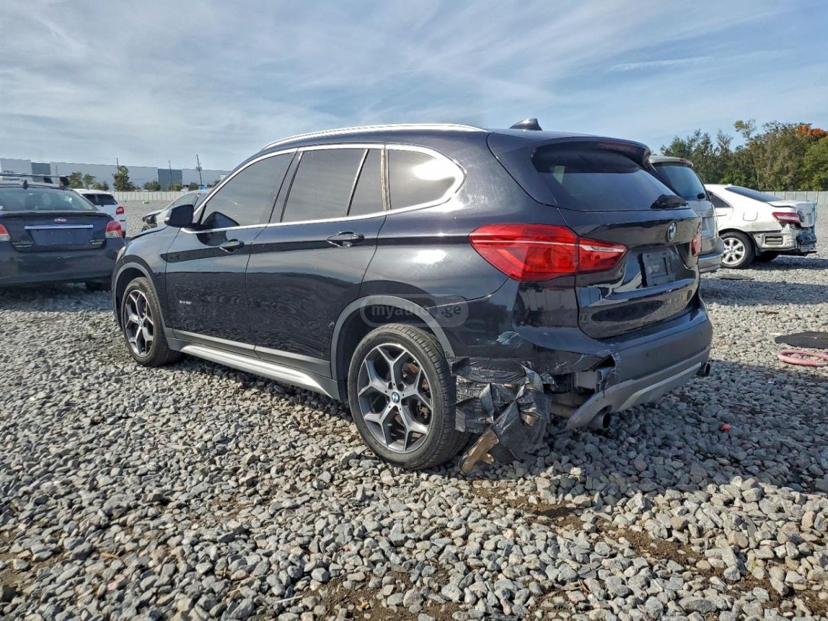 BMW X1 2016 — photo 2