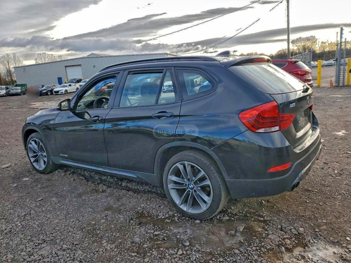 BMW X1 2015 — photo 2