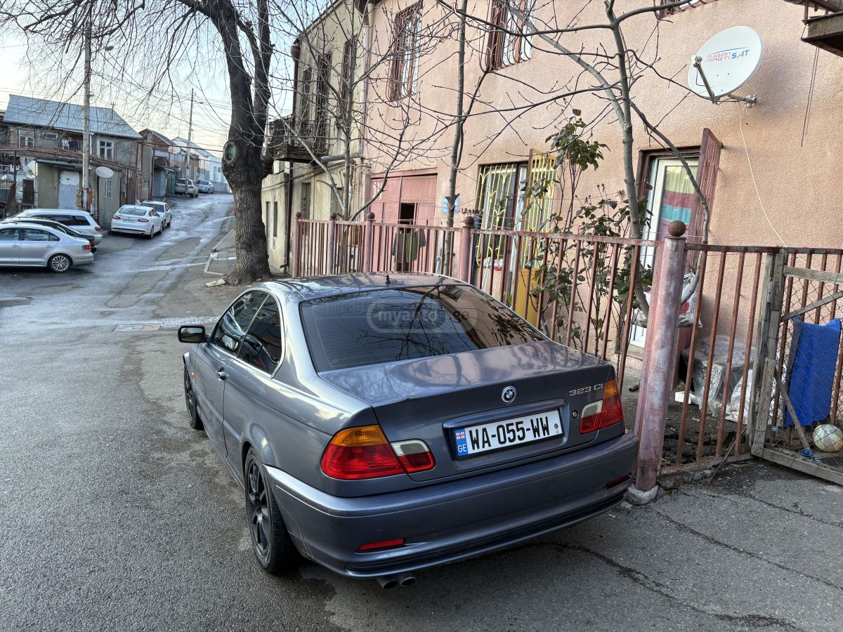 BMW 325