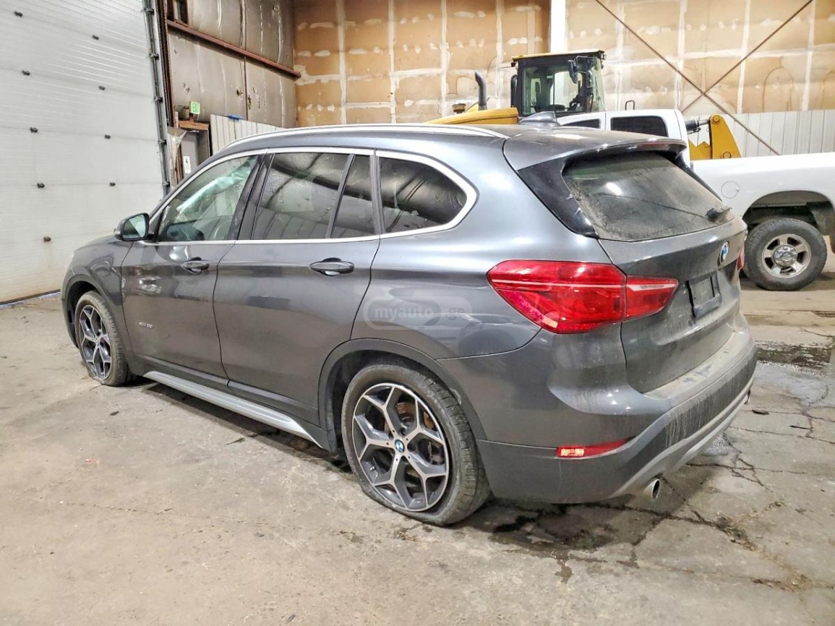 BMW X1 2018 — photo 2