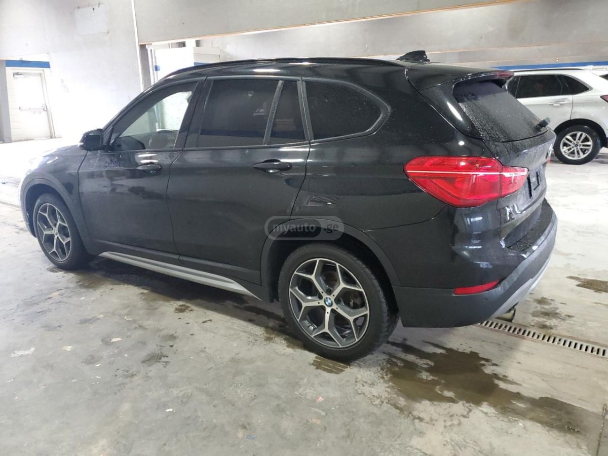 BMW X1 2017 — photo 2