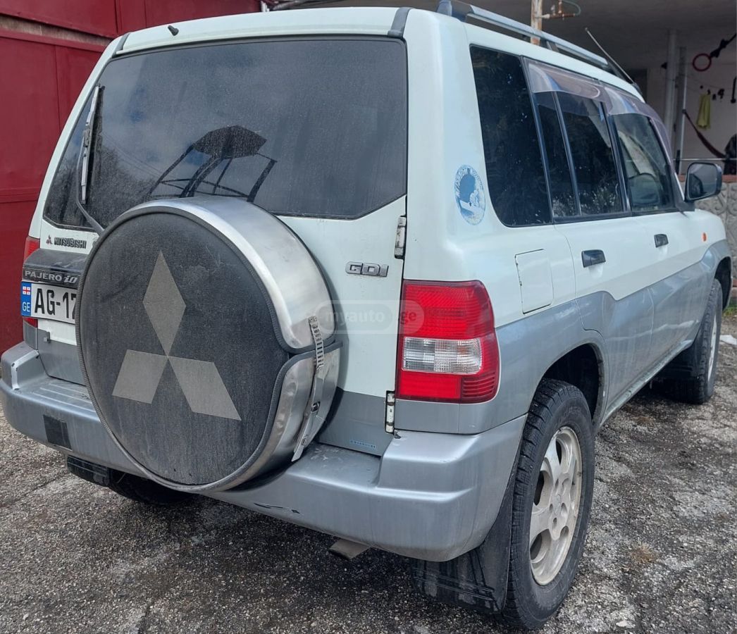 Mitsubishi Pajero IO 1999 — photo 2