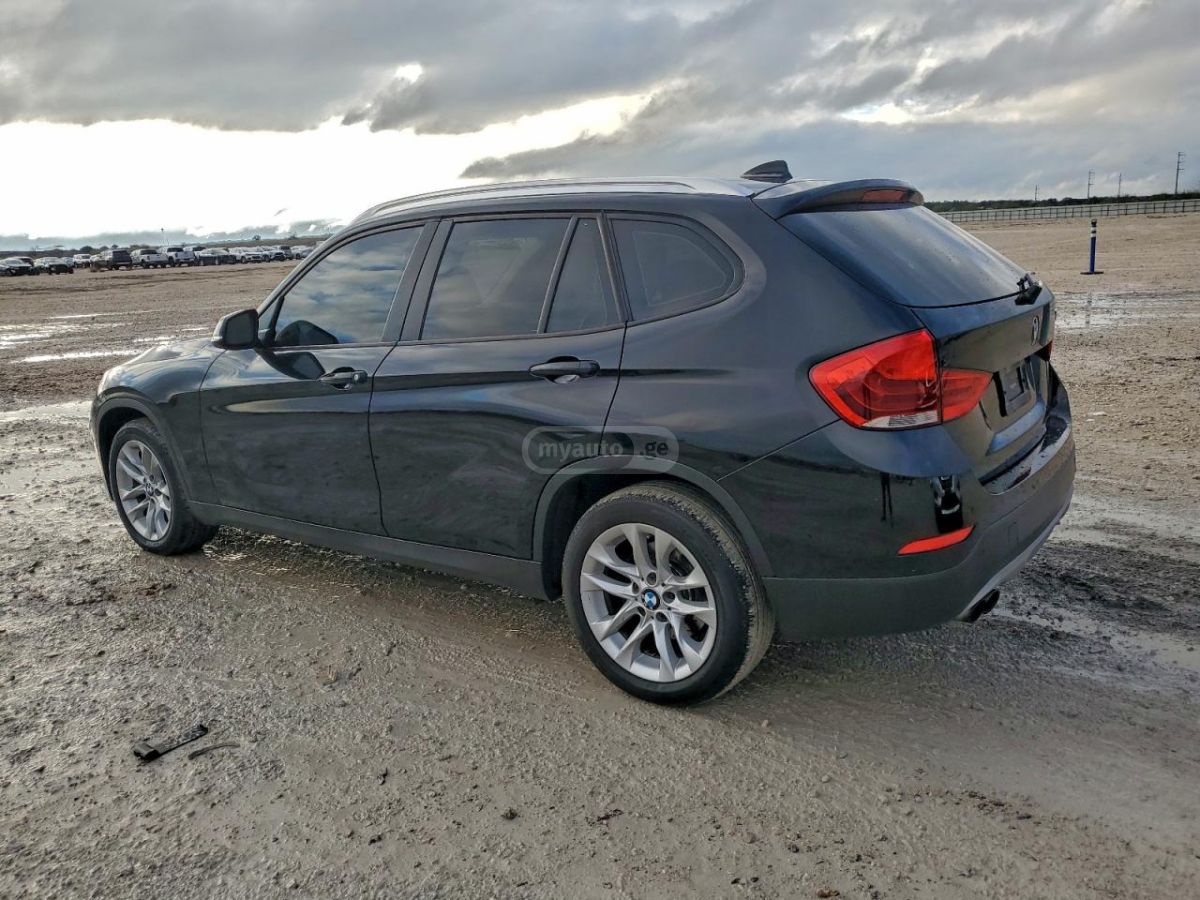 BMW X1 2015 — photo 2