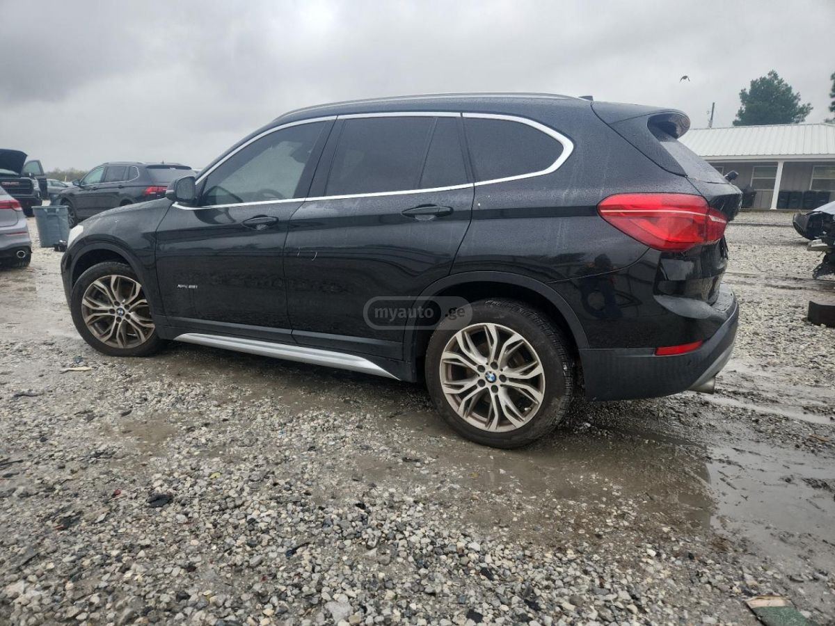 BMW X1 2017 — photo 2
