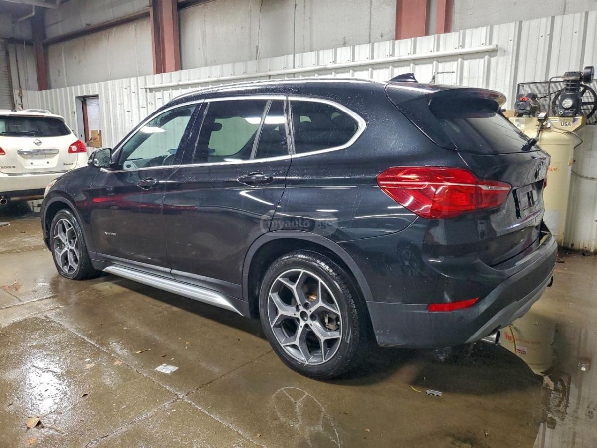 BMW X1 2016 — photo 2