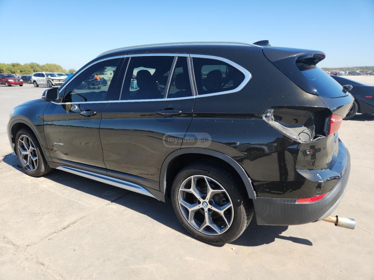 BMW X1 2018 — photo 2