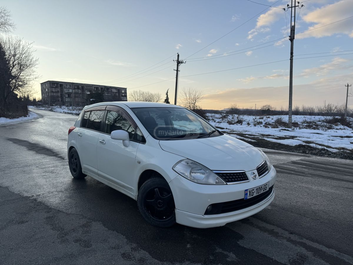 Nissan Tiida