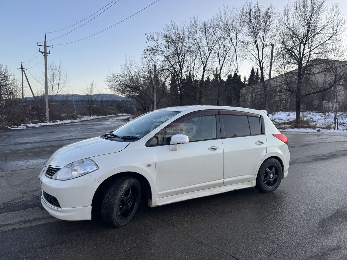 Nissan Tiida 2005 — photo 2