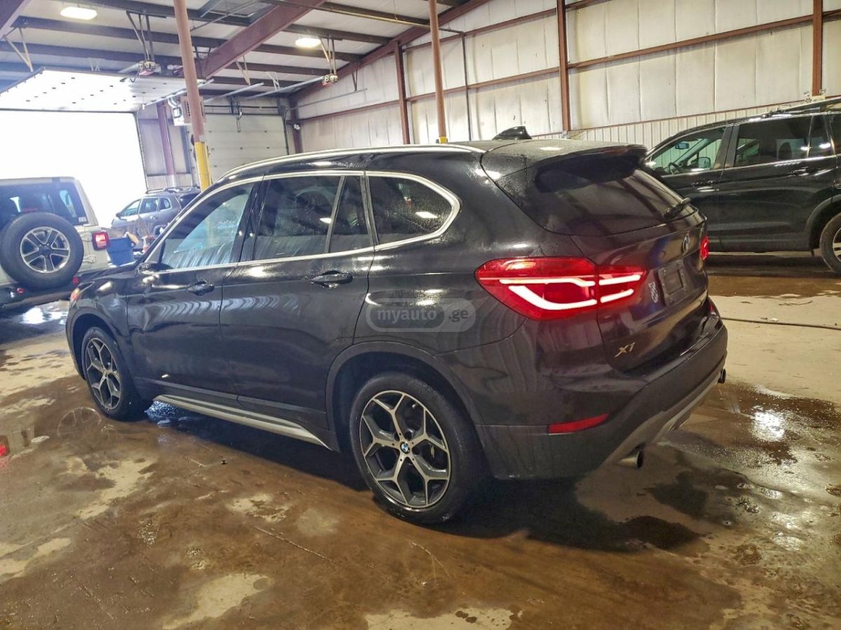 BMW X1 2019 — photo 2