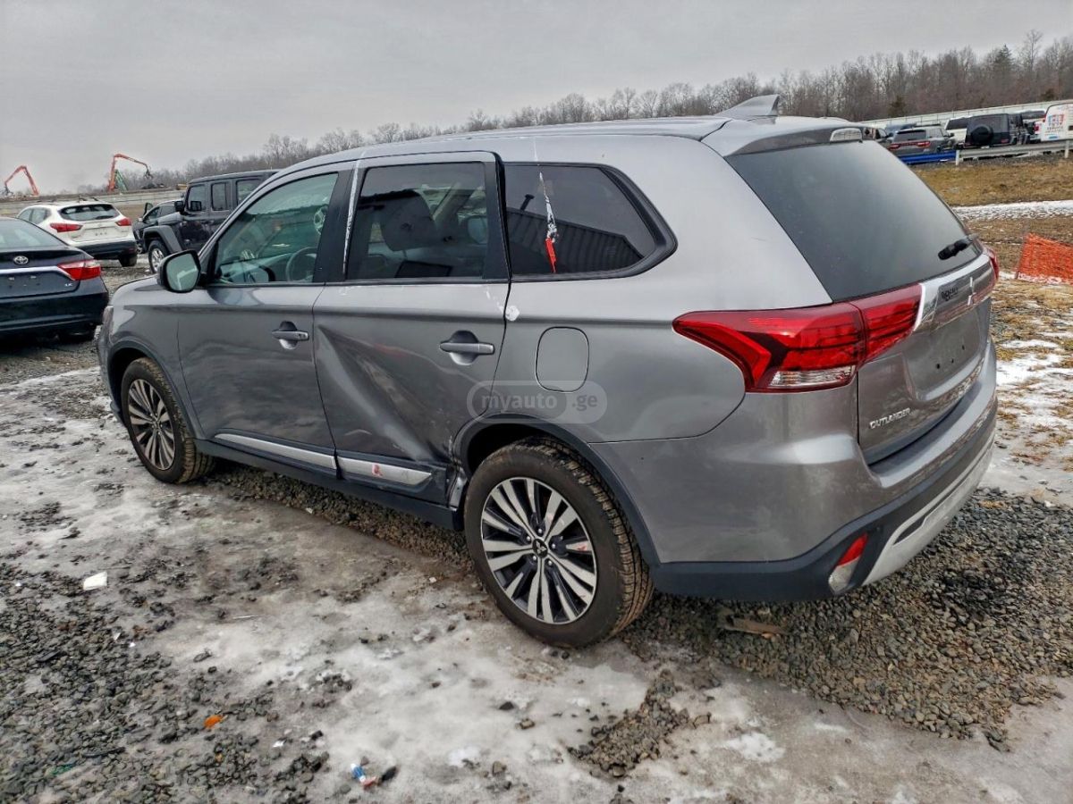Mitsubishi Outlander 2020 — photo 2