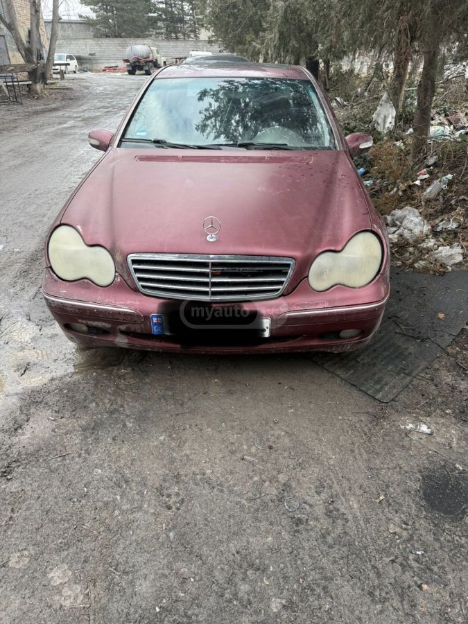 Mercedes-Benz C 240