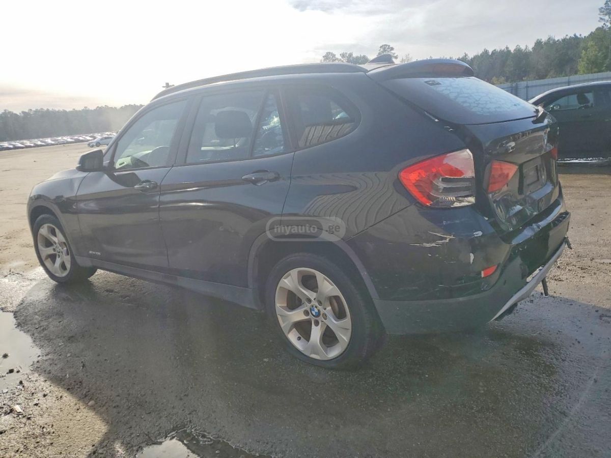 BMW X1 2015 — photo 2
