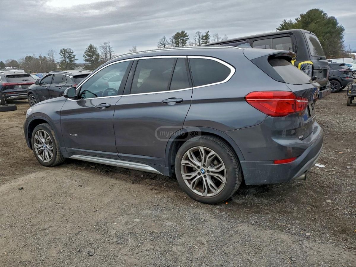 BMW X1 2017 — photo 2