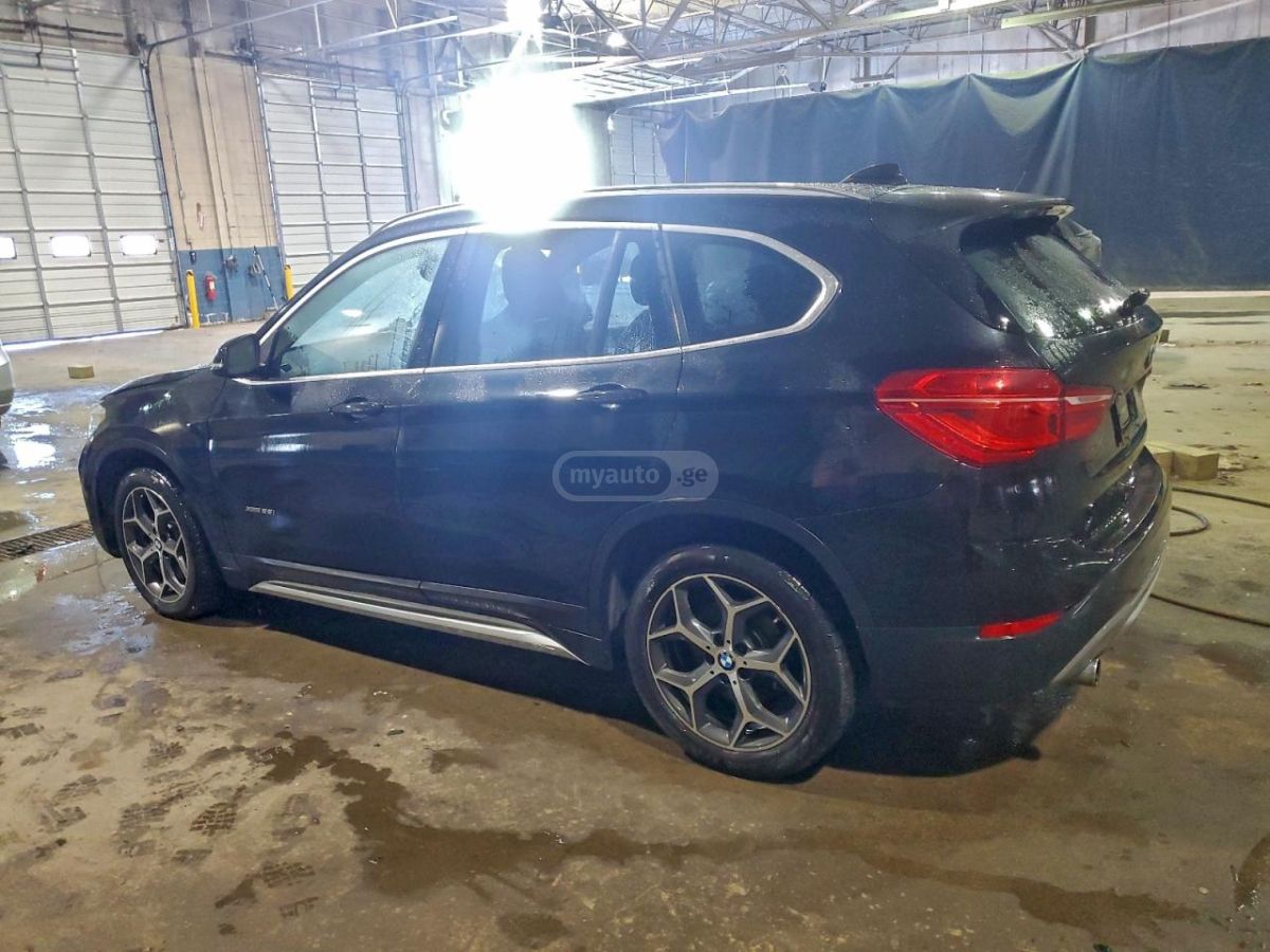 BMW X1 2016 — photo 2