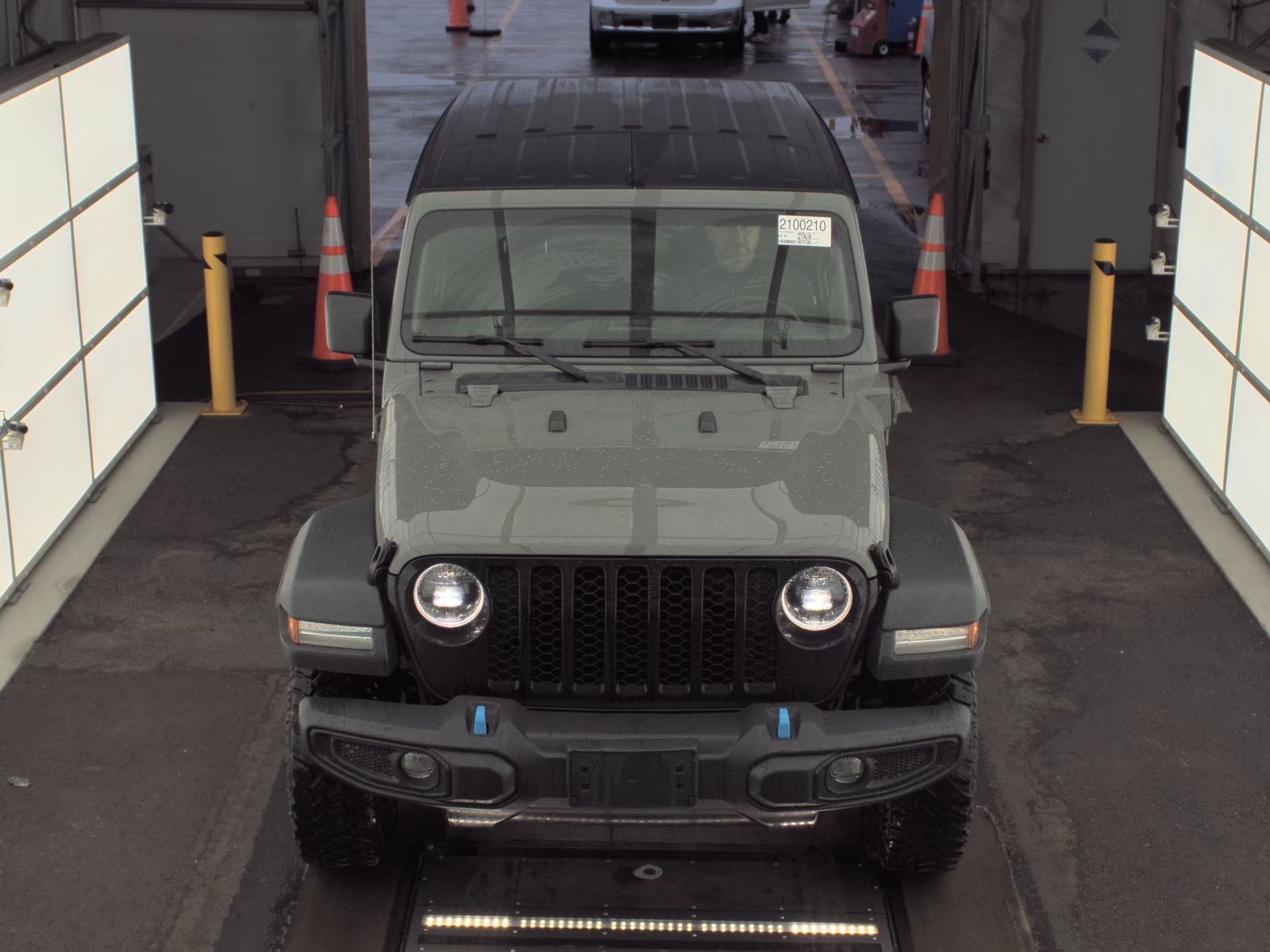 Jeep Wrangler 2023 — photo 2