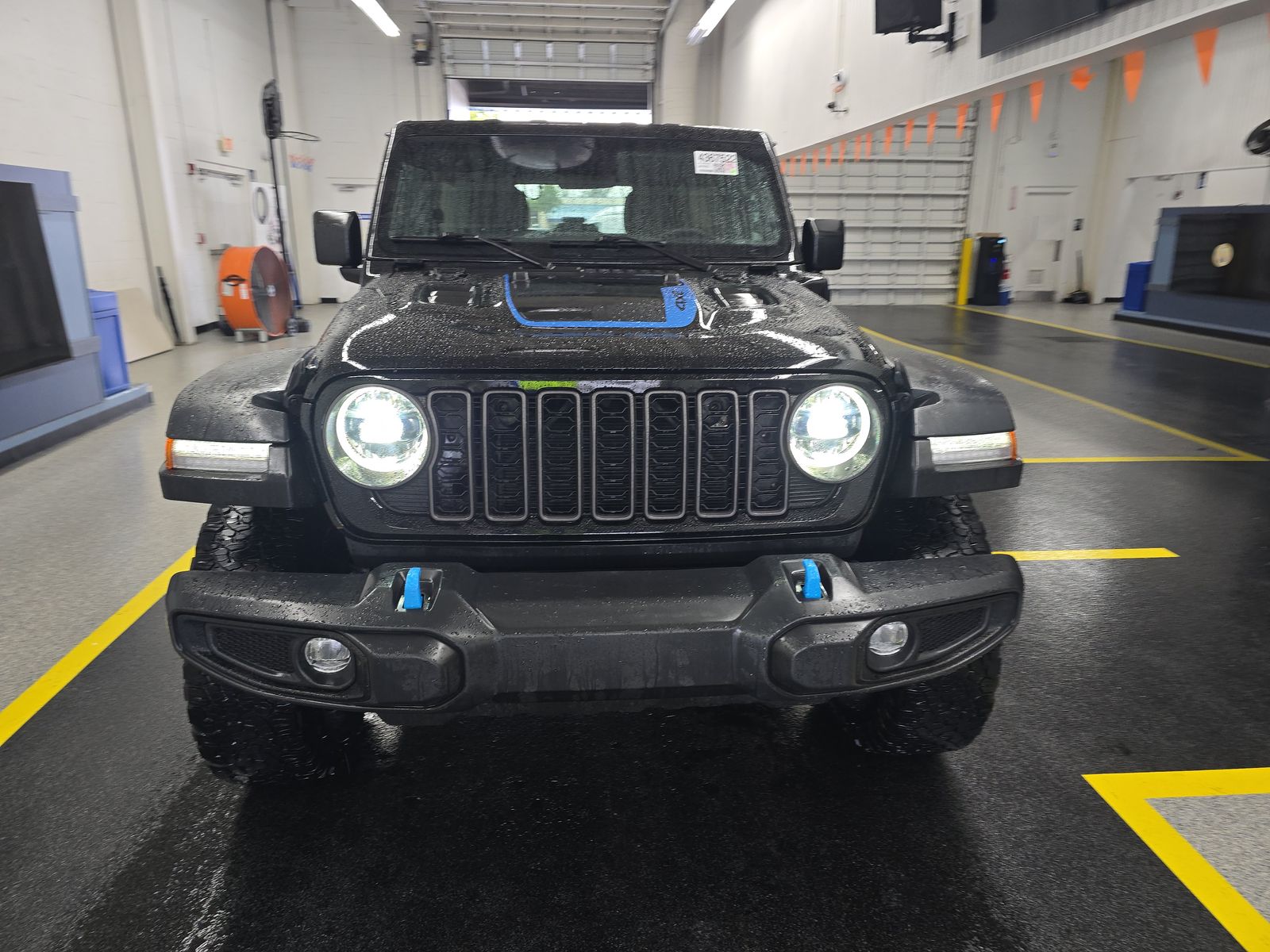 Jeep Wrangler 2024 — photo 2