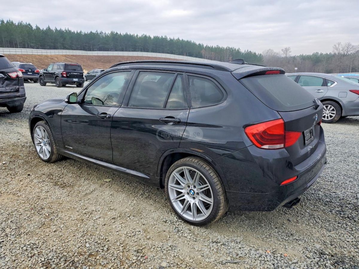 BMW X1 2015 — photo 2