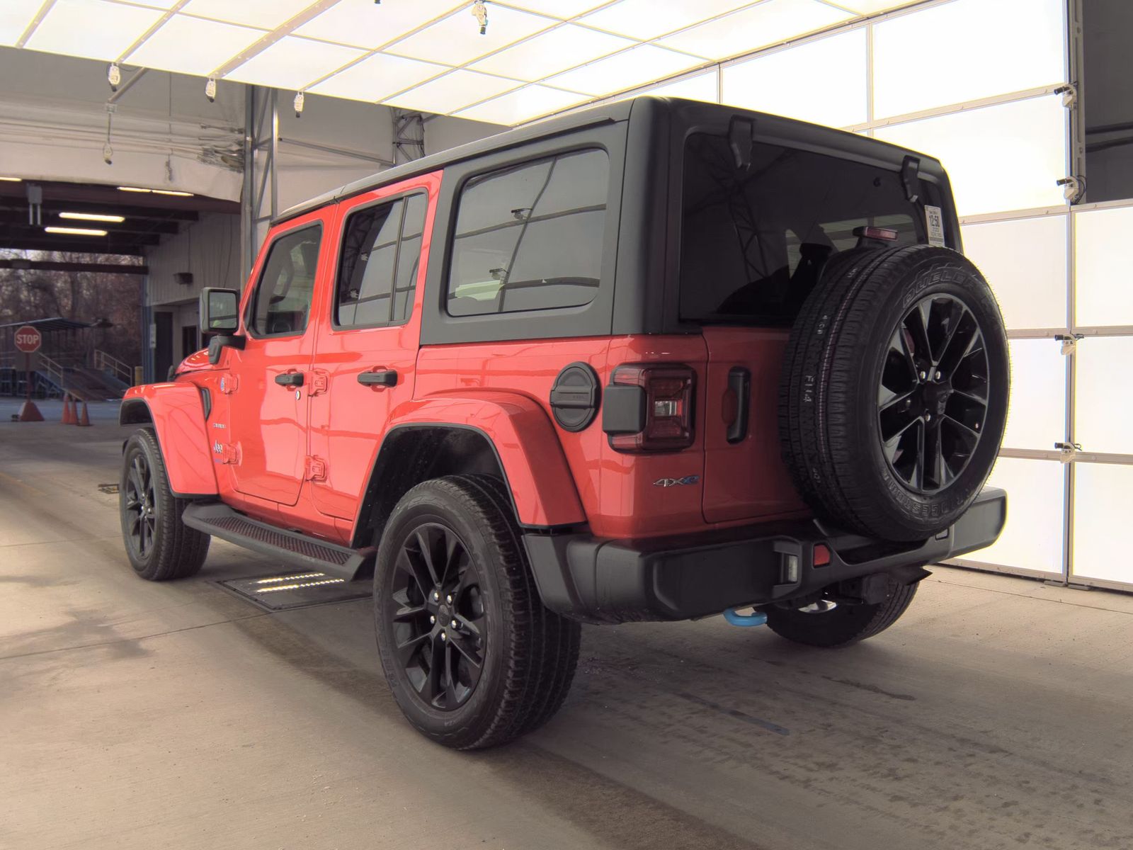 Jeep Wrangler 2023 — photo 2
