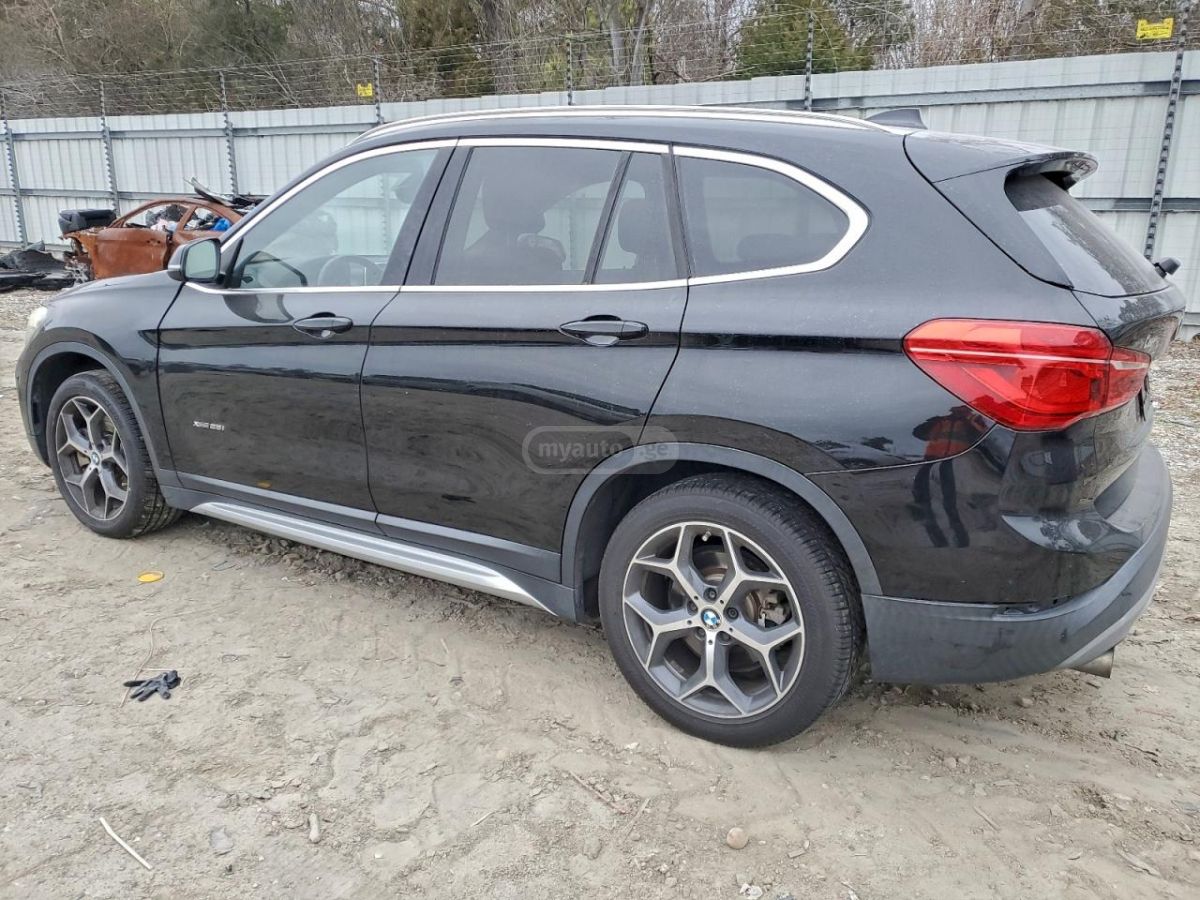 BMW X1 2016 — photo 2