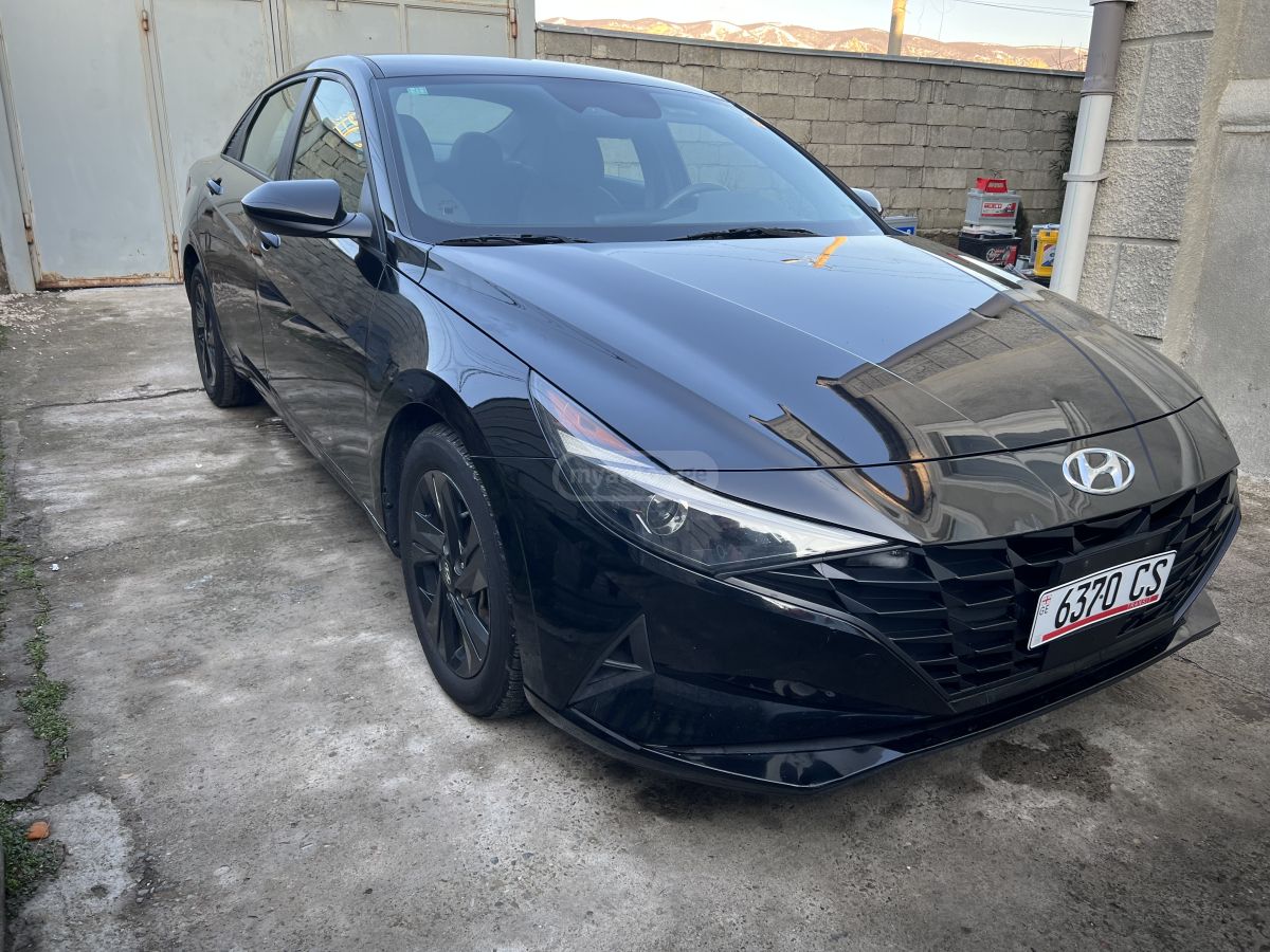 Hyundai Elantra 2022 — photo 2