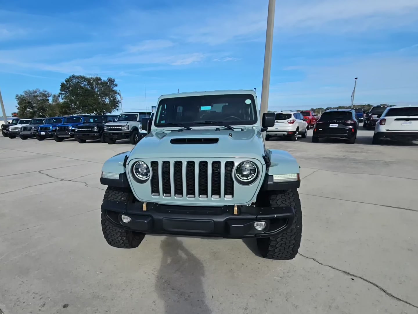 Jeep Wrangler 2023 — photo 2