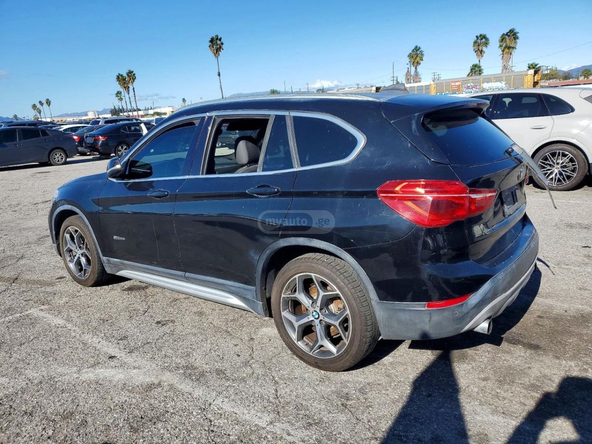 BMW X1 2017 — photo 2