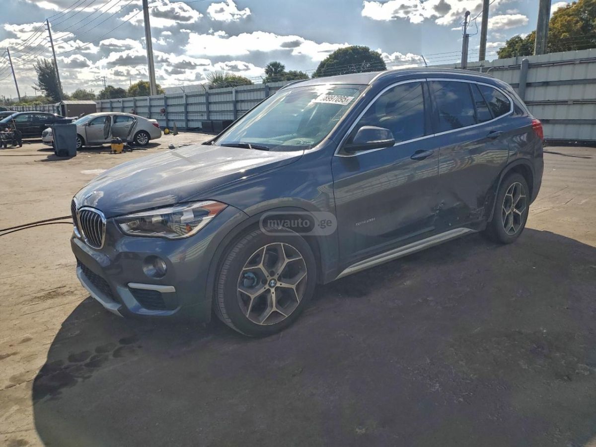 BMW X1