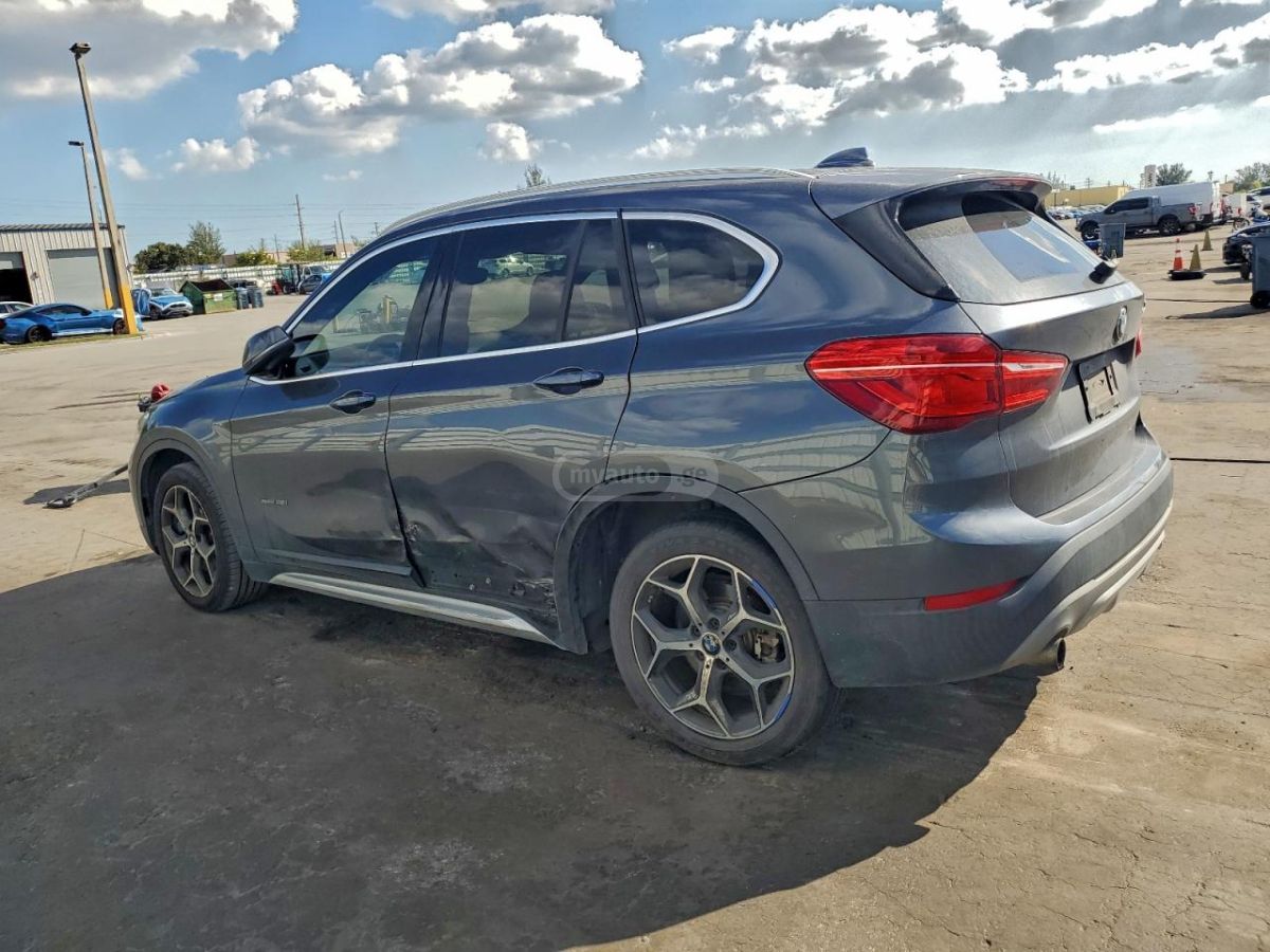 BMW X1 2017 — photo 2