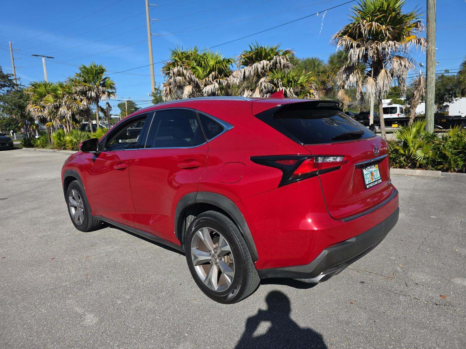 Lexus NX 200 2017 — photo 2