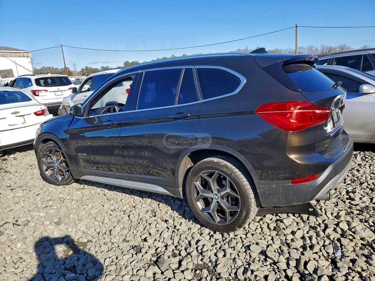 BMW X1 2017 — photo 2