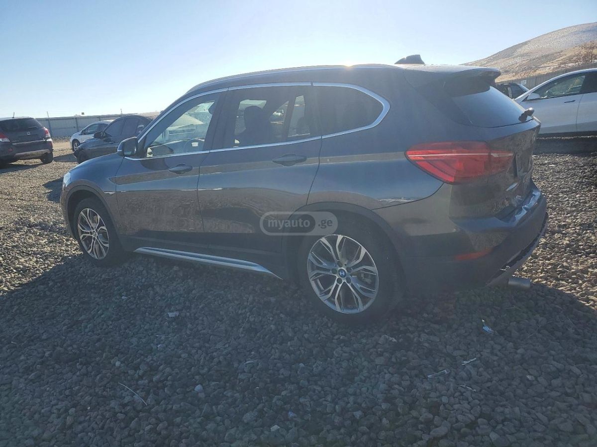 BMW X1 2017 — photo 2