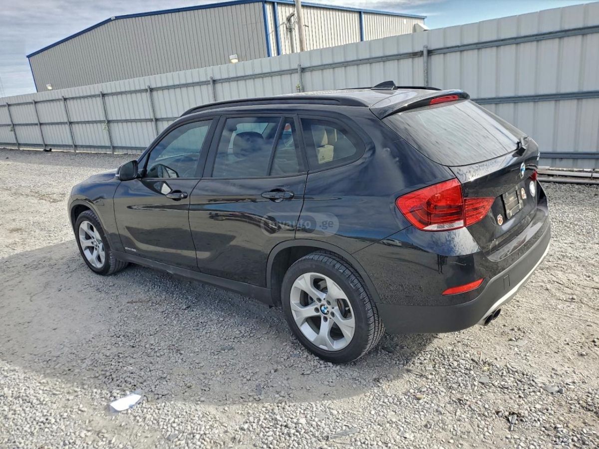 BMW X1 2015 — photo 2