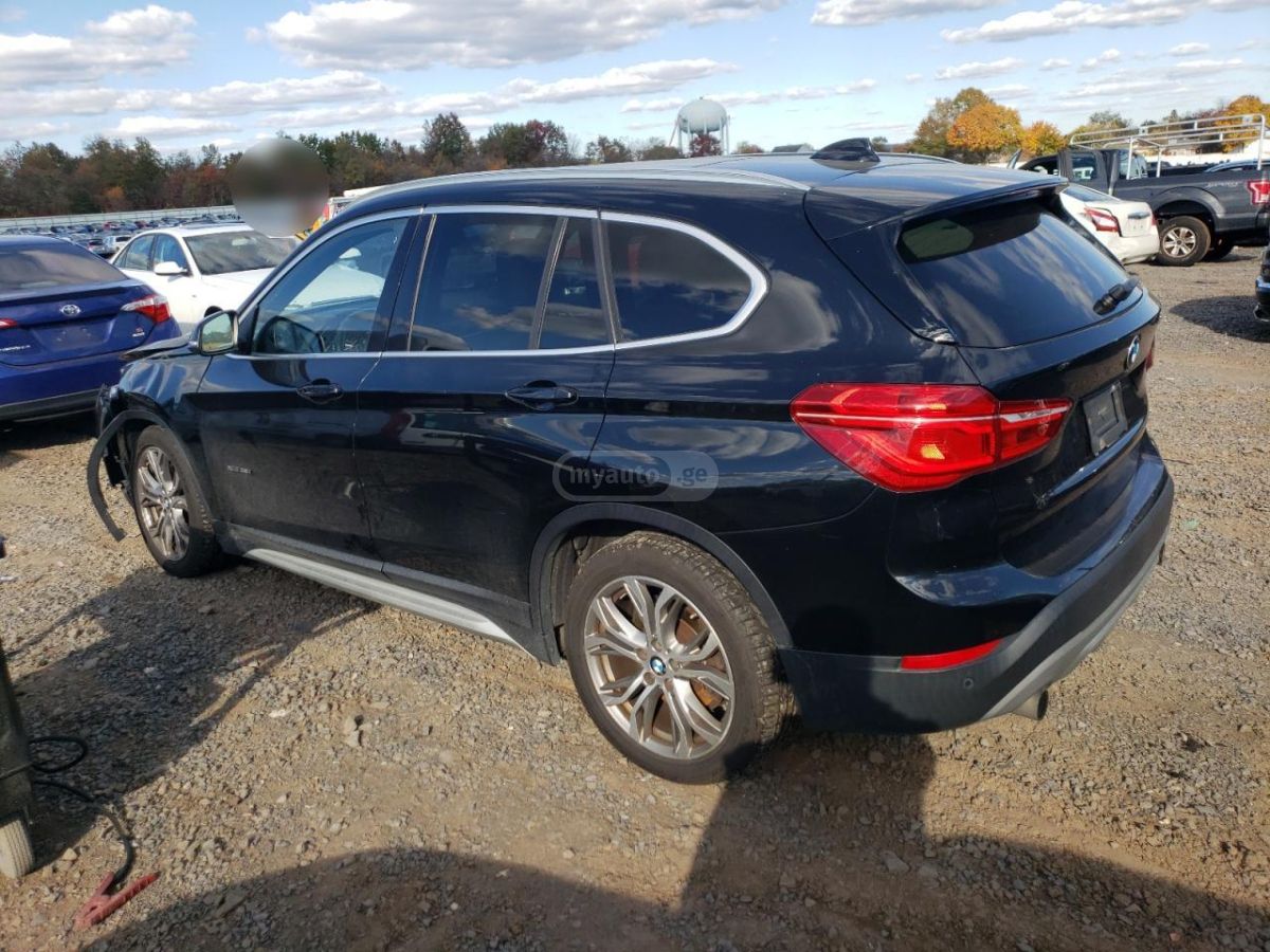 BMW X1 2017 — photo 2