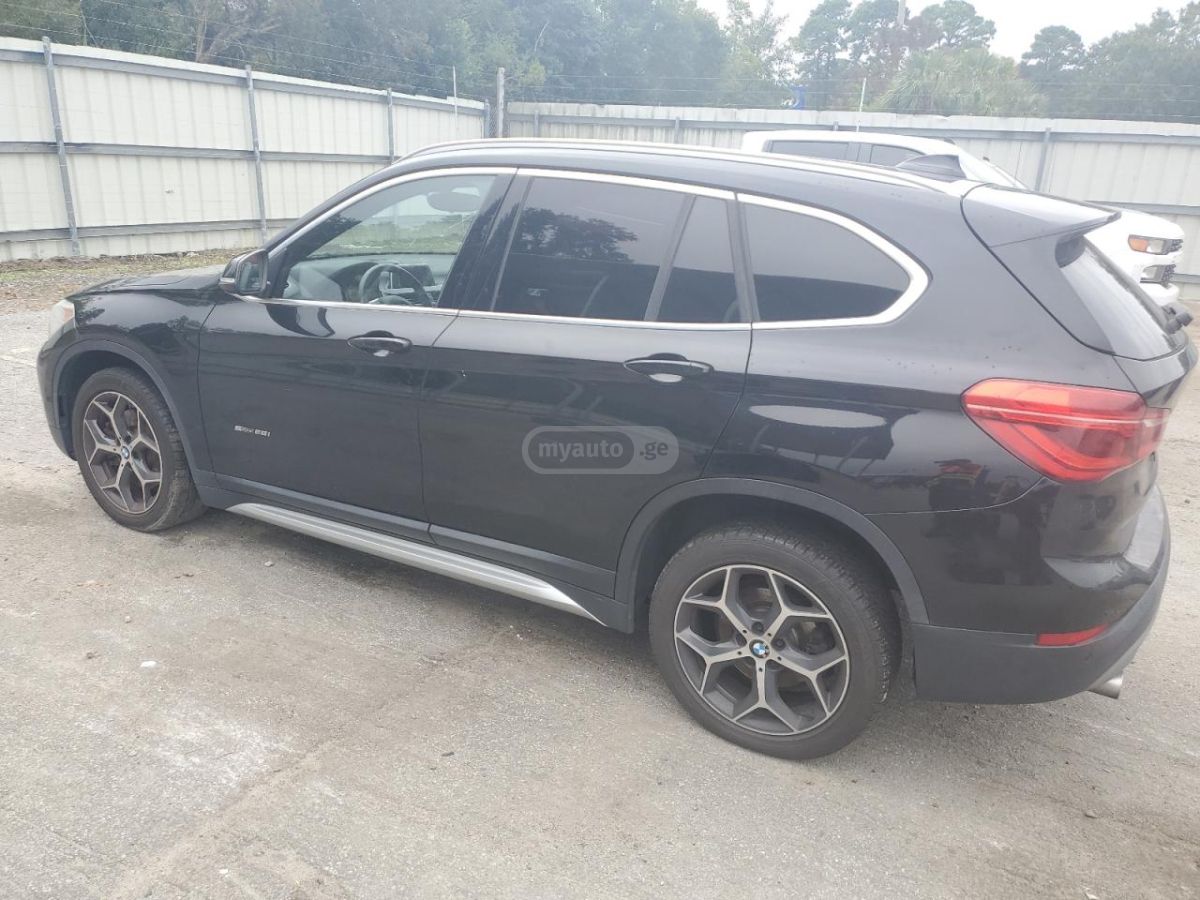 BMW X1 2018 — photo 2