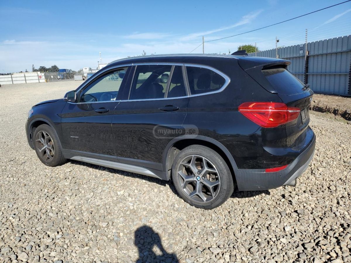 BMW X1 2018 — photo 2