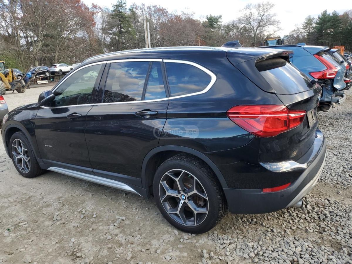 BMW X1 2016 — photo 2