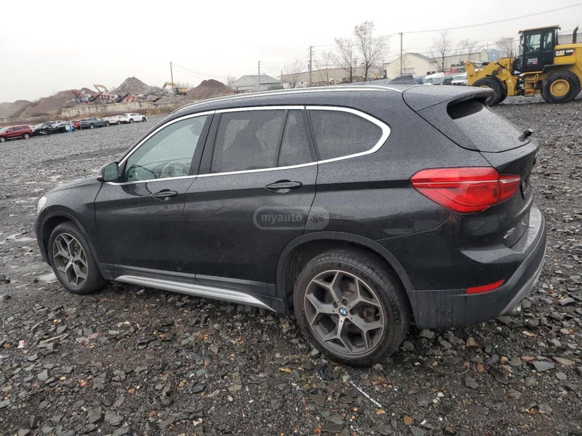 BMW X1 2019 — photo 2