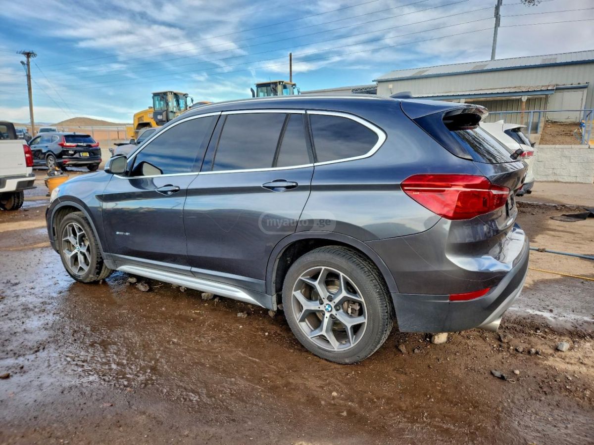 BMW X1 2018 — photo 2
