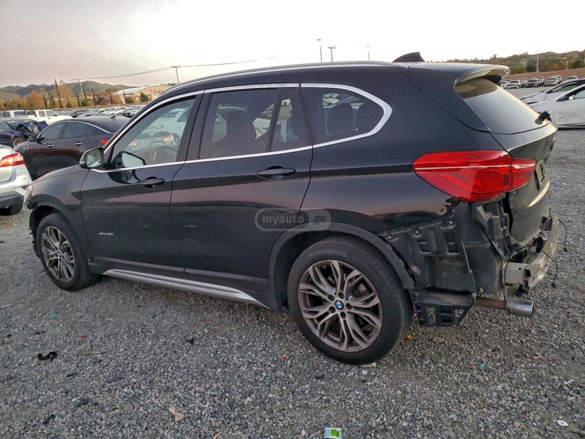 BMW X1 2017 — photo 2