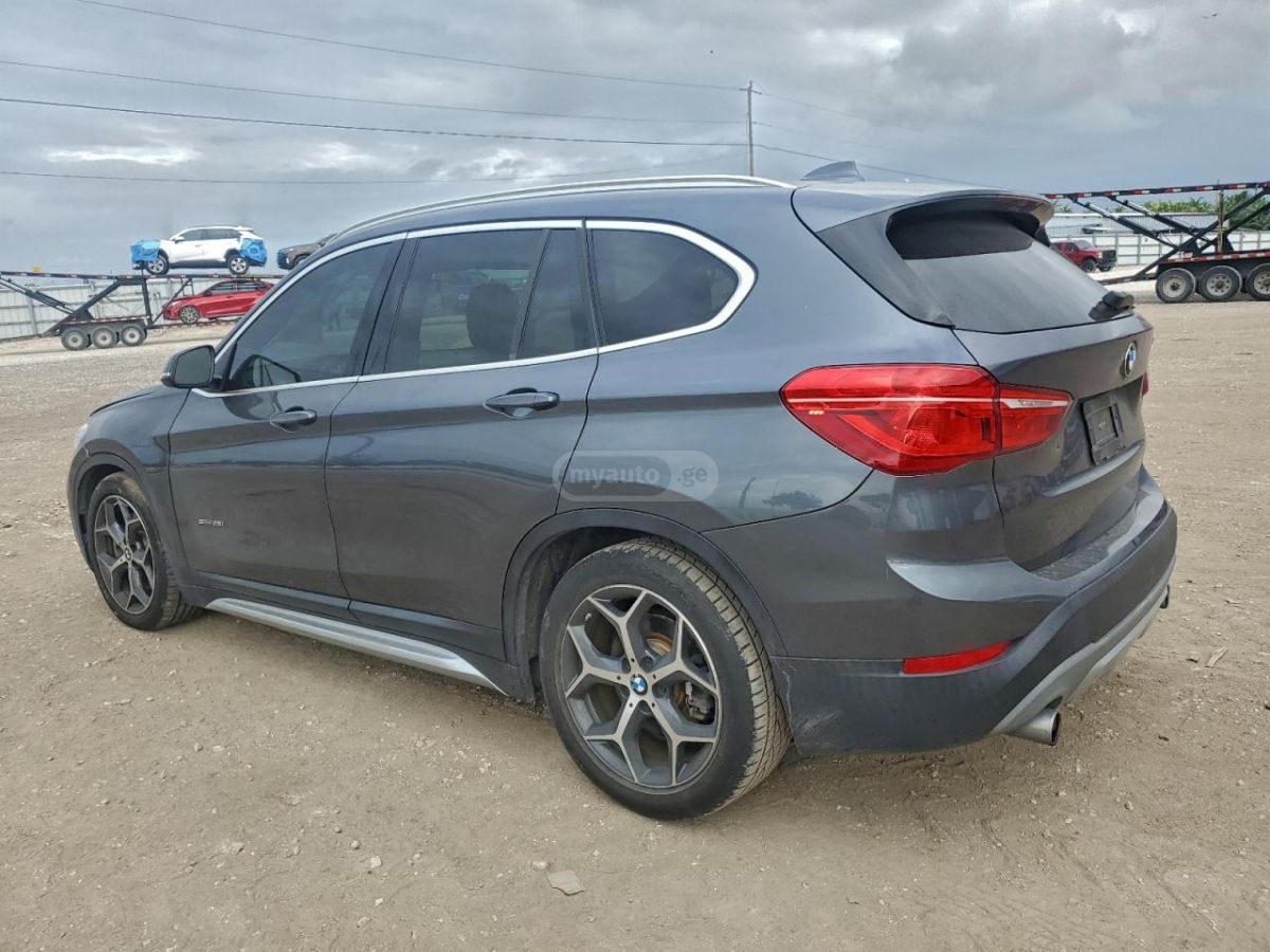 BMW X1 2018 — photo 2