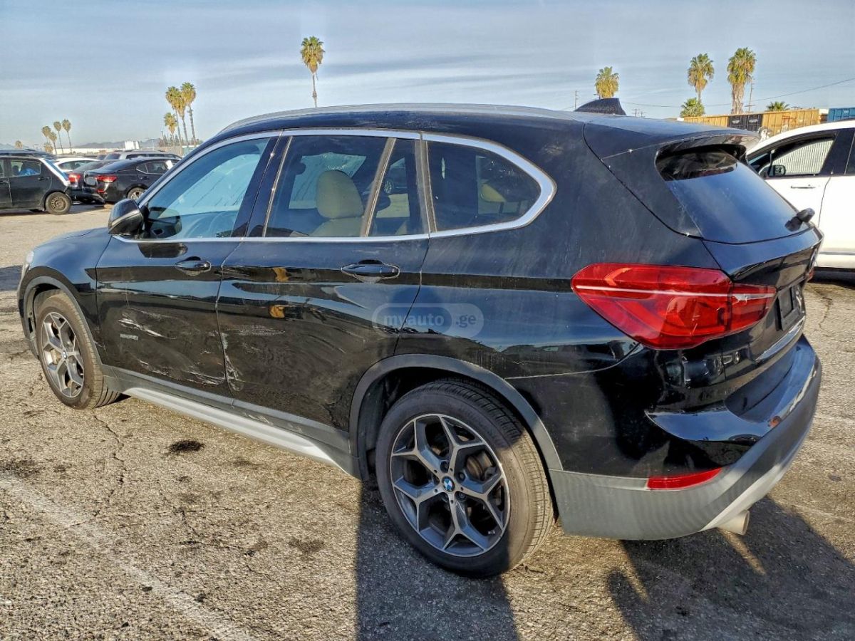 BMW X1 2016 — photo 2