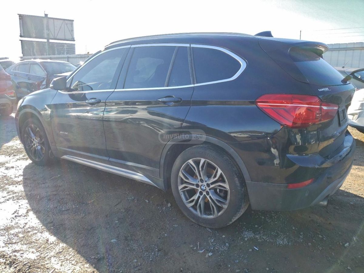 BMW X1 2016 — photo 2
