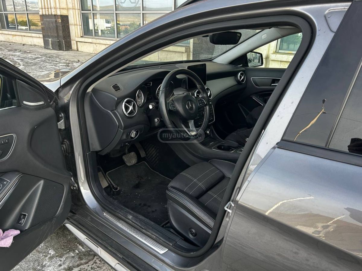 Mercedes-Benz GLA 250 2016 — photo 2