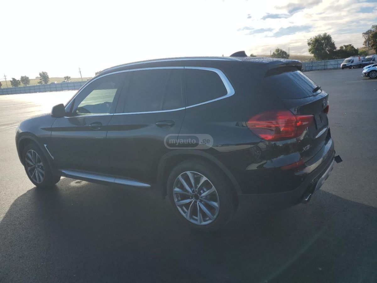 BMW X3 2019 — photo 2